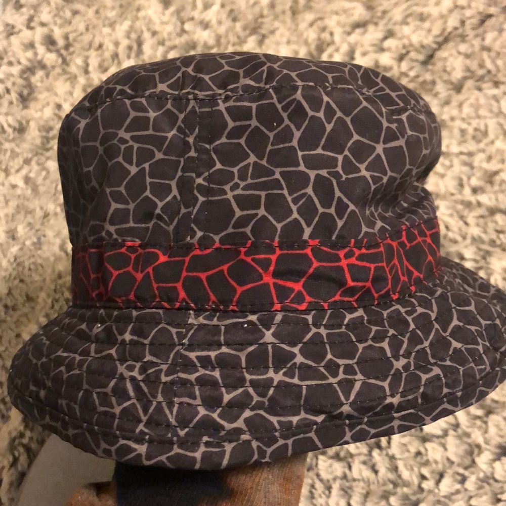 Grey/Black Bucket Hat